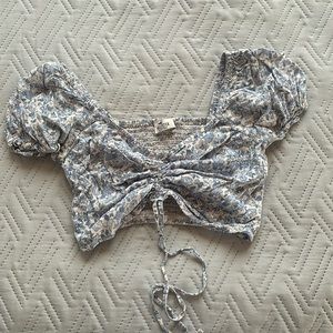 Cute crop floral top